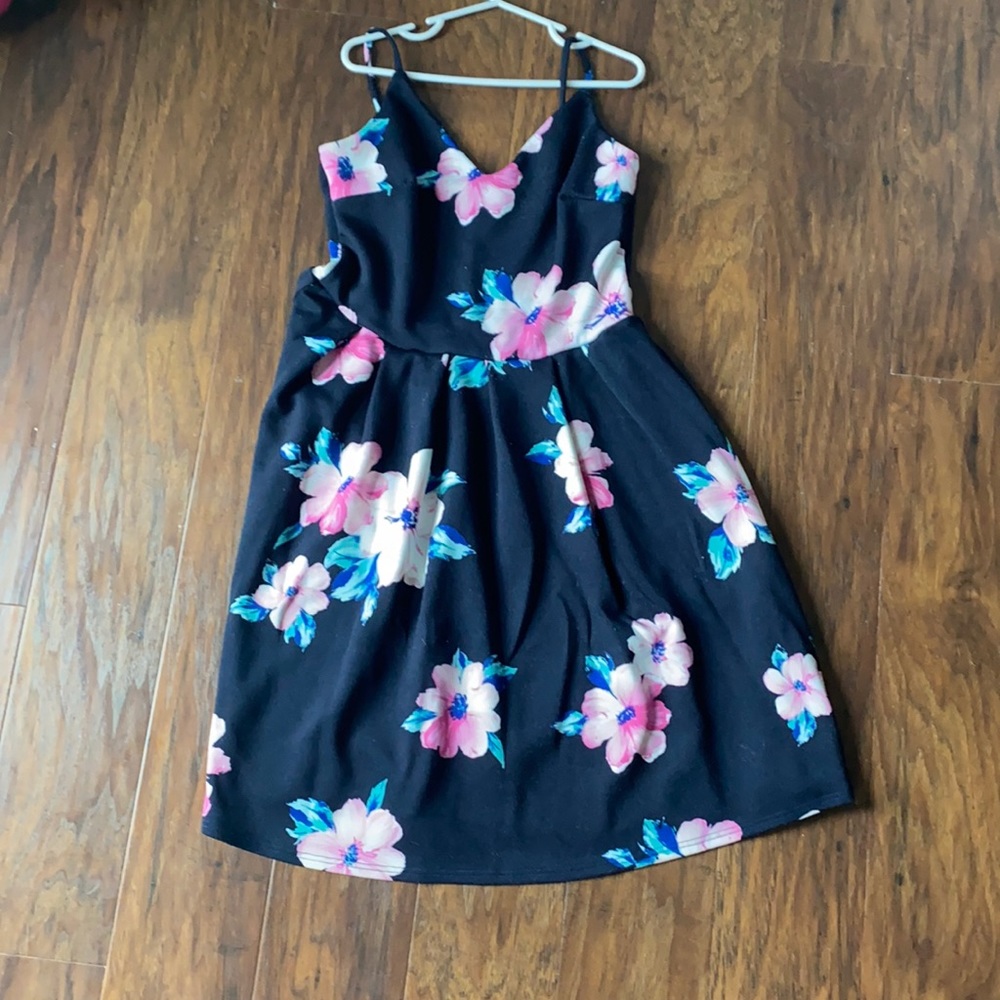 Navy Blue floral print dress. Soprano Size Small.